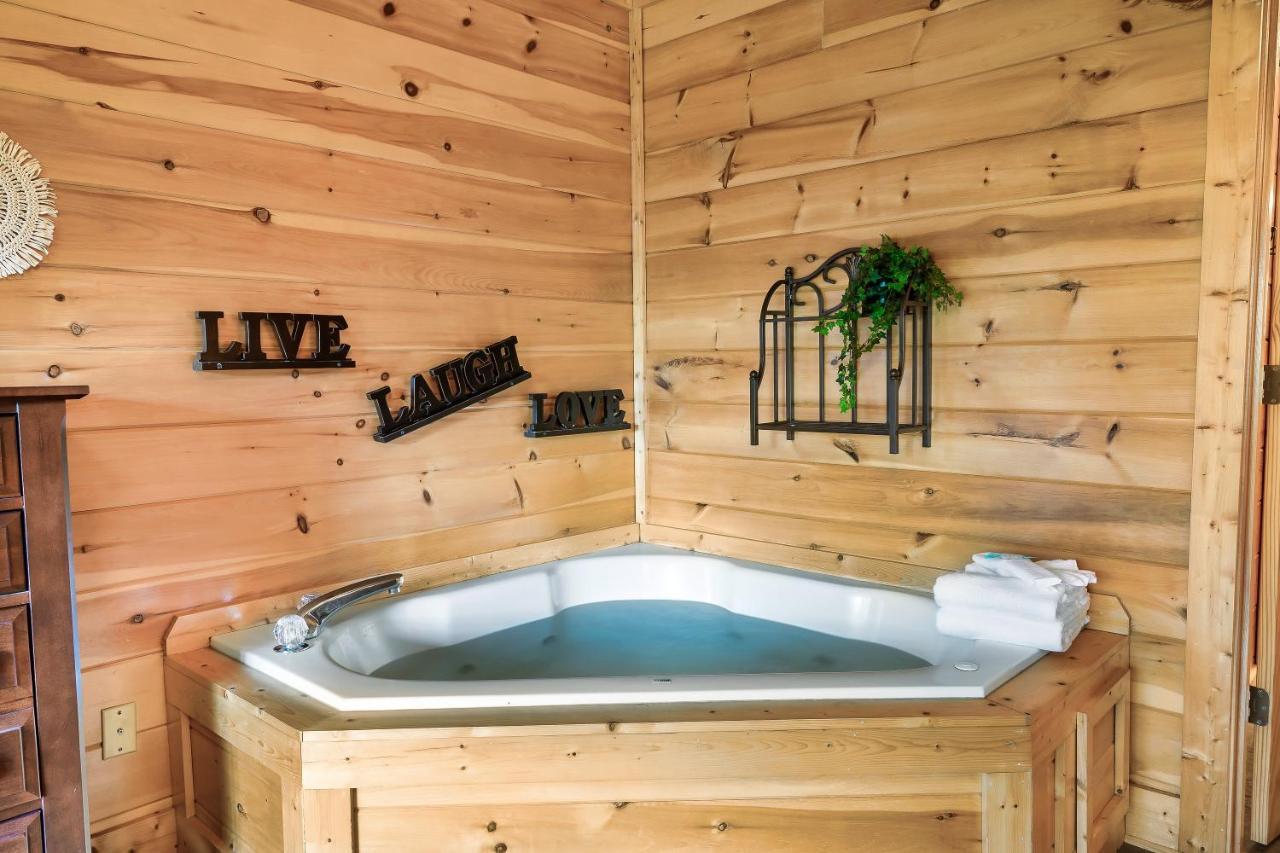Summer Sale! Pool, Sauna, View, Hottub, Game Sevierville Kültér fotó