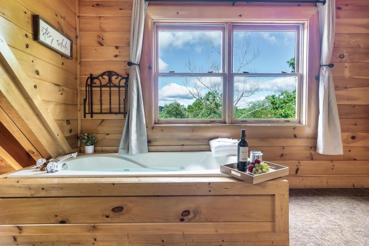 Summer Sale! Pool, Sauna, View, Hottub, Game Sevierville Kültér fotó