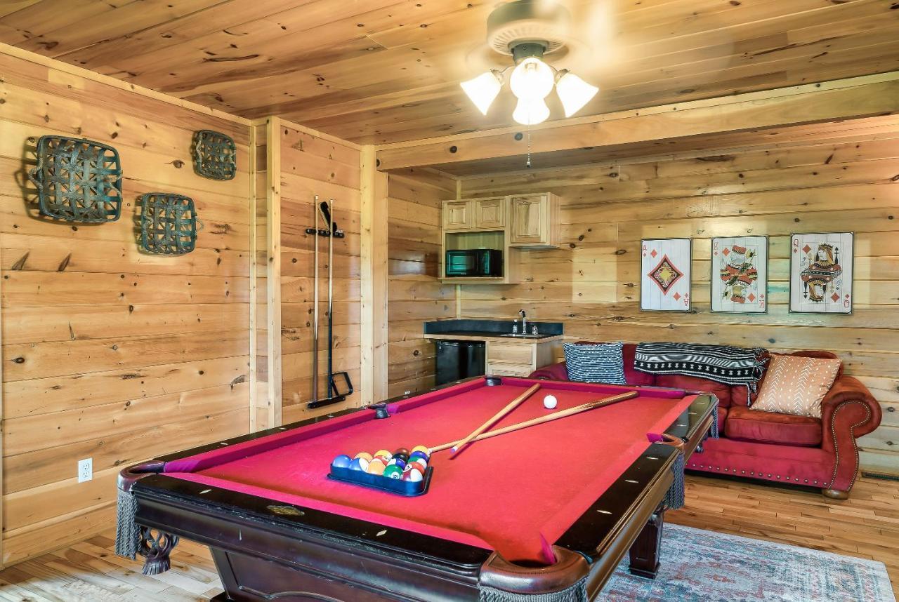 Summer Sale! Pool, Sauna, View, Hottub, Game Sevierville Kültér fotó