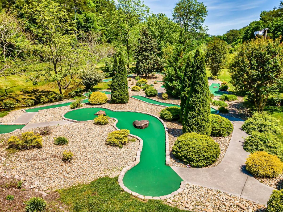 Summer Sale! Pool, Sauna, View, Hottub, Game Sevierville Kültér fotó