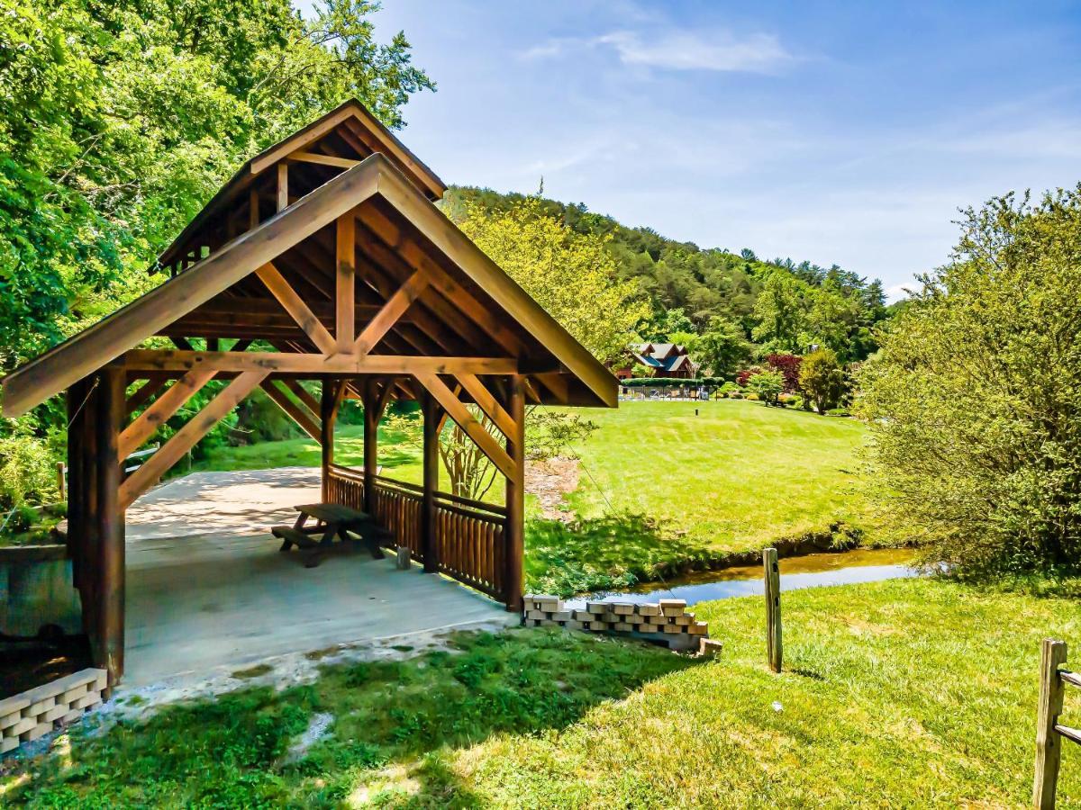 Summer Sale! Pool, Sauna, View, Hottub, Game Sevierville Kültér fotó